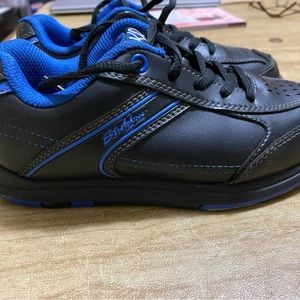 Boys bowling shoes